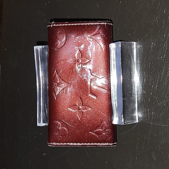 Louis Vuitton Vernis 4-Key Holder Deep Burgundy - Picture 2 of 5